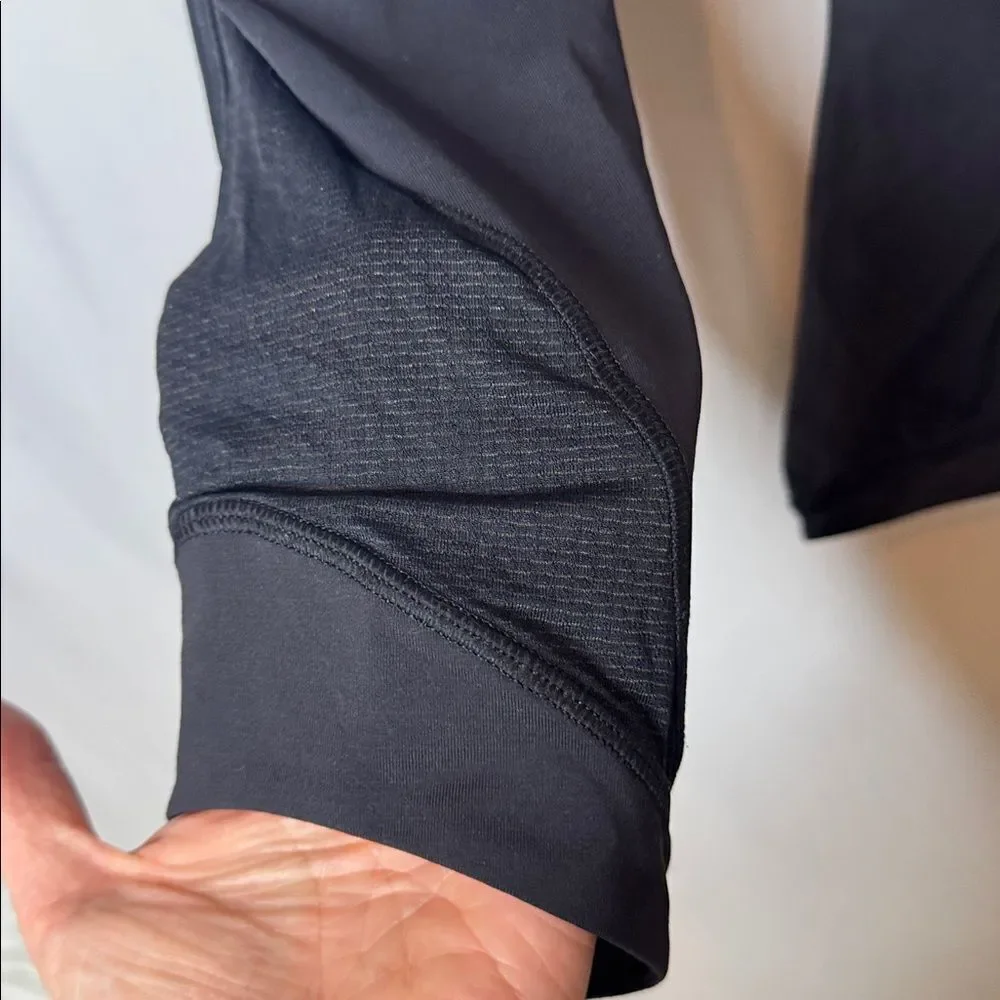 Lululemon Black Mesh Ventilated Run Active Gym Crop Legging. Size 4.